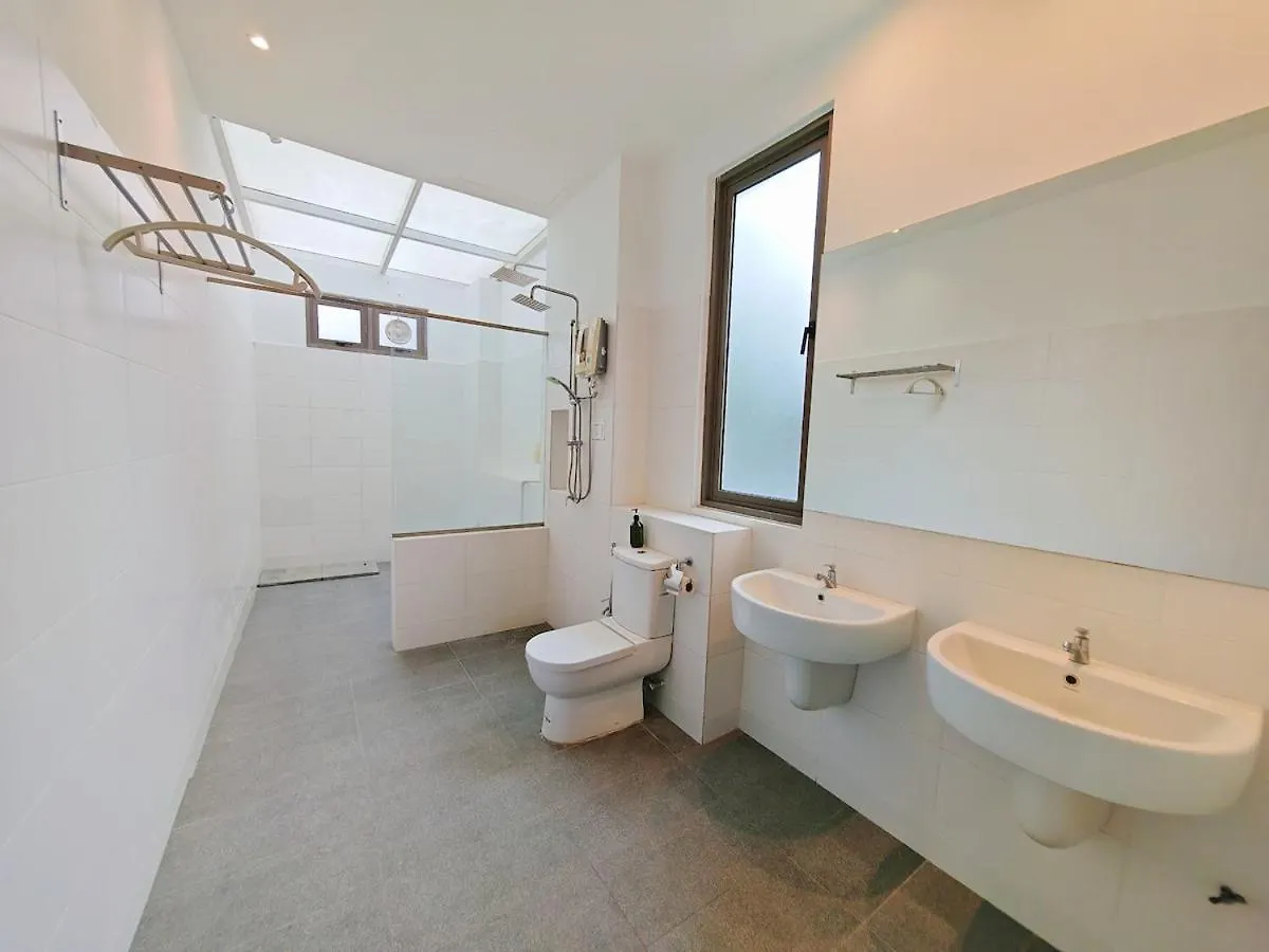 2 Spacious Lupsxury Conor Villa Garden Parking Group Family Gathering Wedding Gelugor
